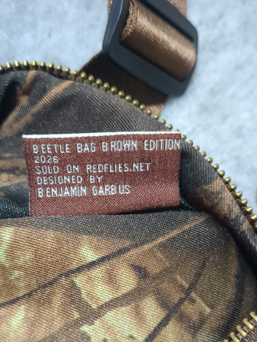 Red flies brown beetle bag crossbody bag NWOT - Picture 11 of 14